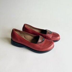 Dansko Red Brown Leather Rubber Outsole Loafers size EUR 38, US 7.5